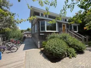 16 Crescent Walk
