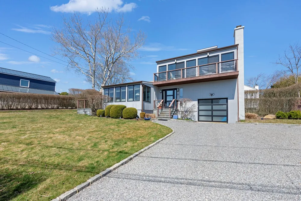 23 Landing Lane Southampton, NY 11968