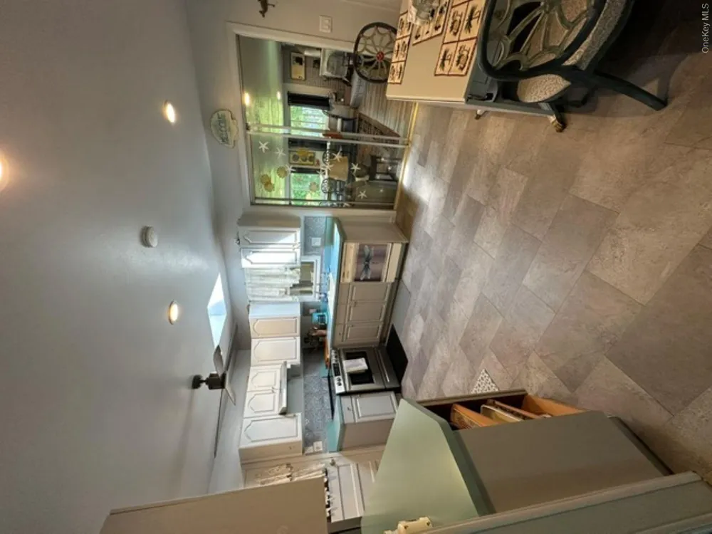 29 Maryland Boulevard Hampton Bays, NY 11946