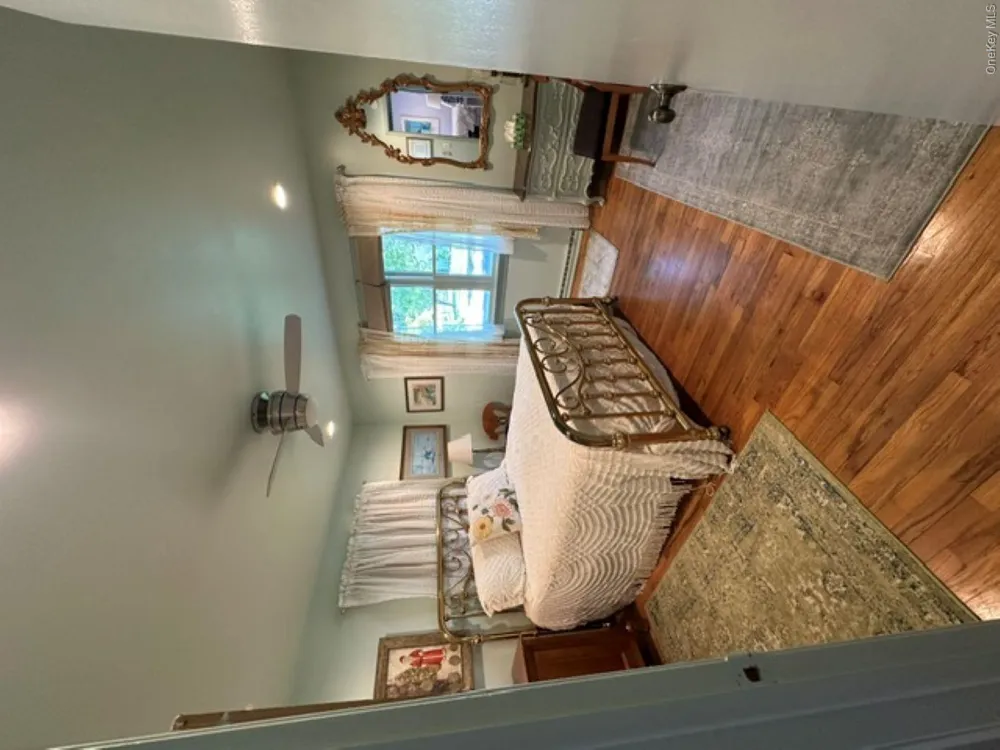 29 Maryland Boulevard Hampton Bays, NY 11946