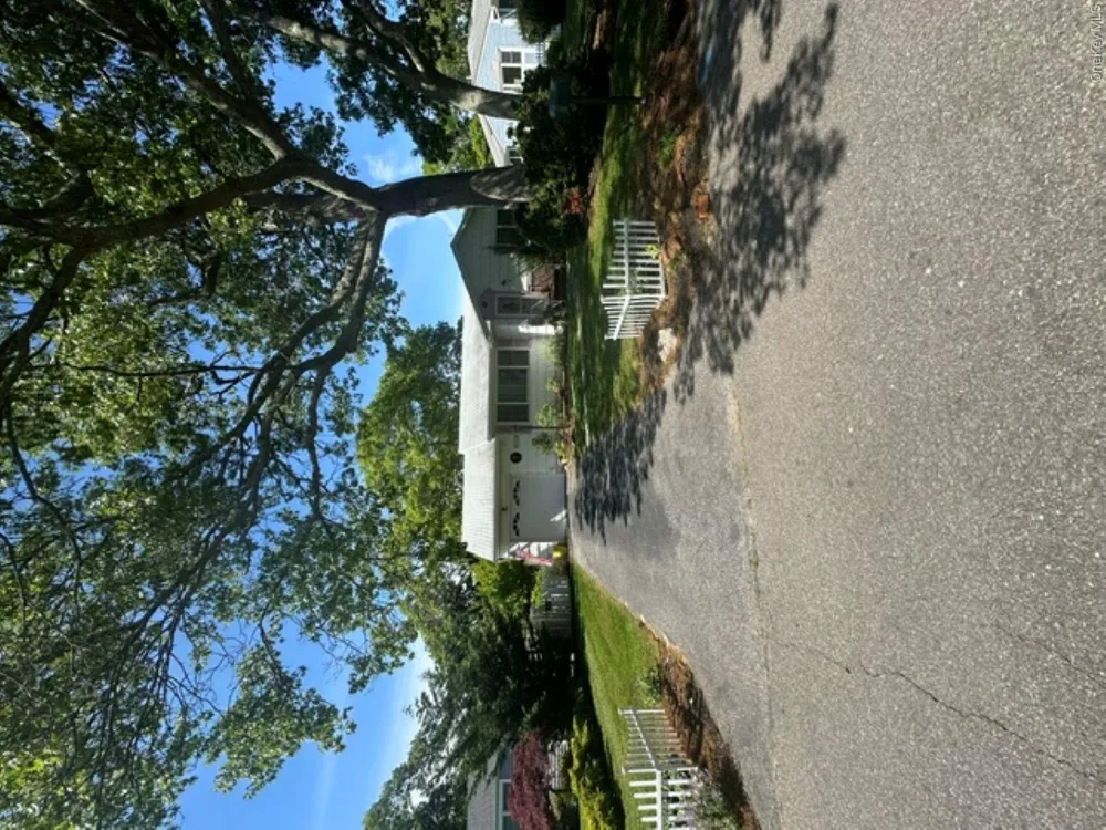 29 Maryland Boulevard Hampton Bays, NY 11946