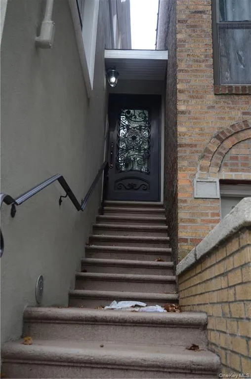 235 E 235th Street Bronx, NY 10470