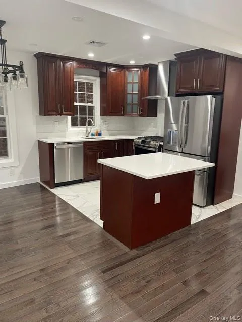235 E 235th Street Bronx, NY 10470