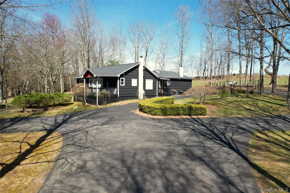8 W Delaware Place Extension Smallwood, NY 12778