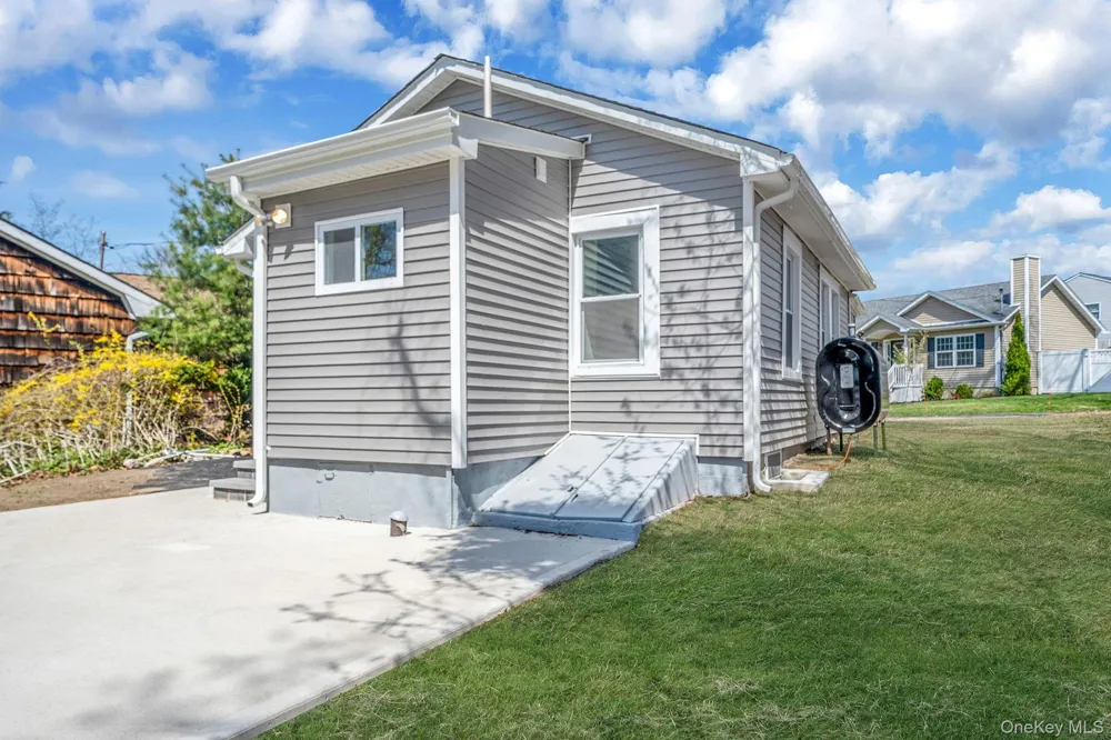18 Cove Drive Sound Beach, NY 11789