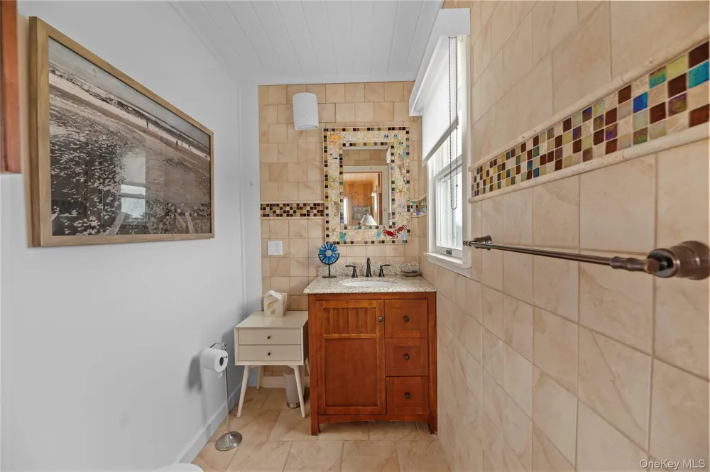 33 Schooner Ocean Beach, NY 11770