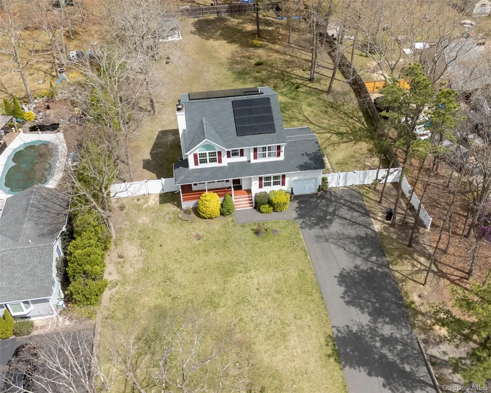 49 S Cozine Road Center Moriches, NY 11934