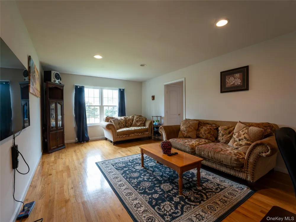 49 S Cozine Road Center Moriches, NY 11934