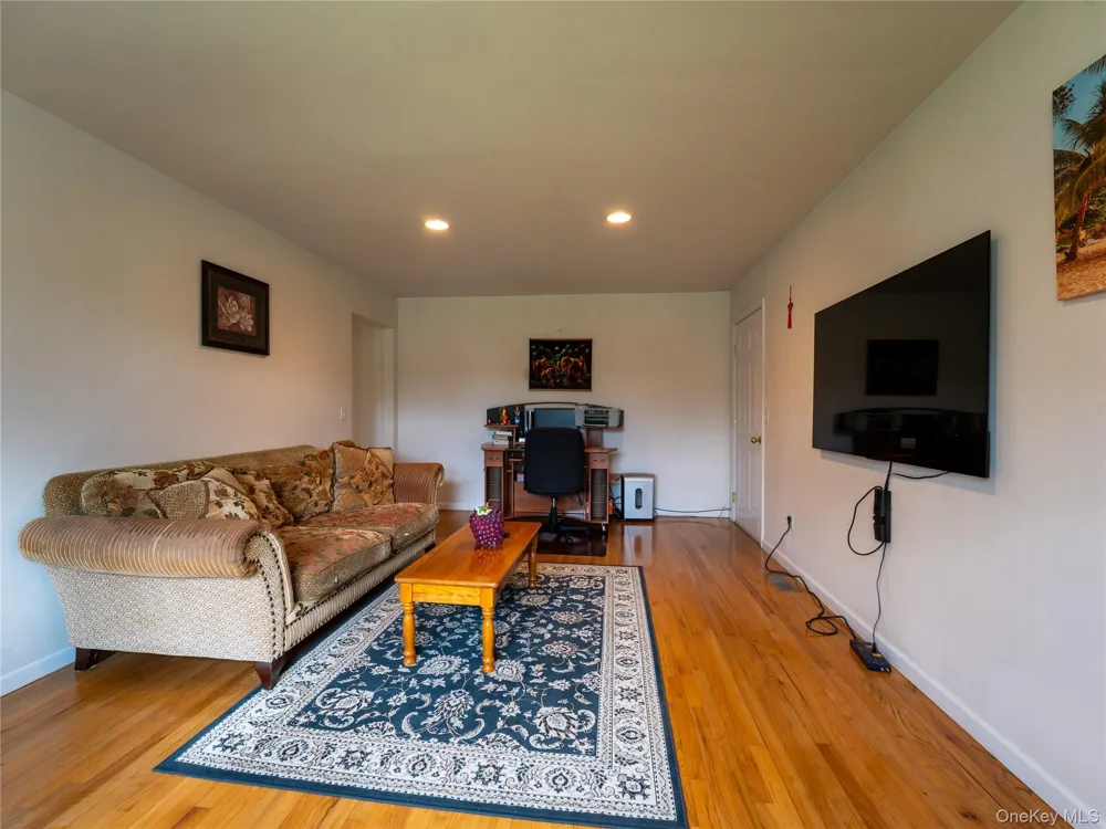 49 S Cozine Road Center Moriches, NY 11934