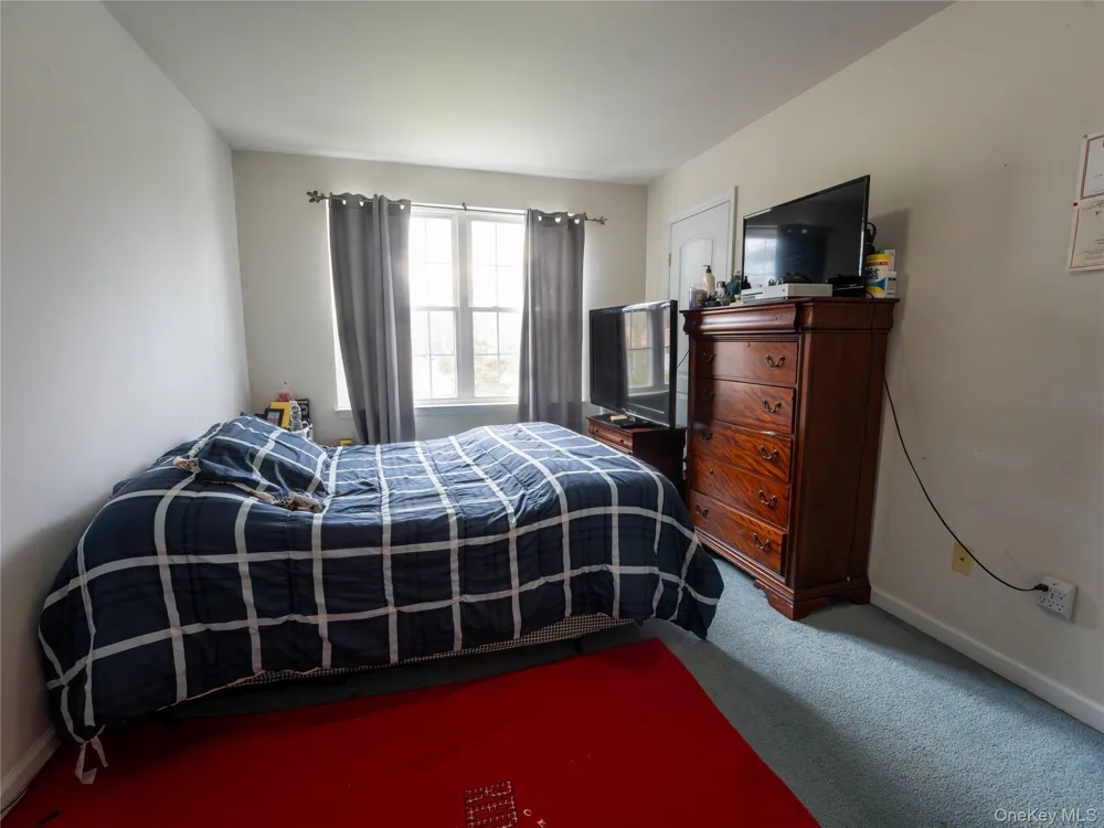 49 S Cozine Road Center Moriches, NY 11934