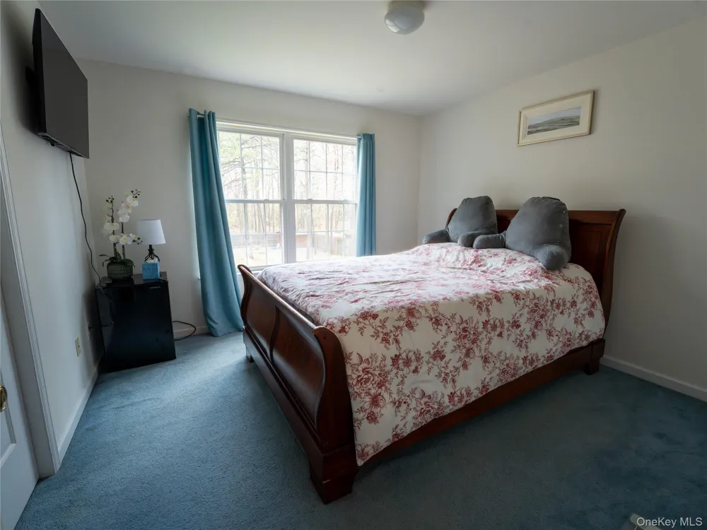 49 S Cozine Road Center Moriches, NY 11934
