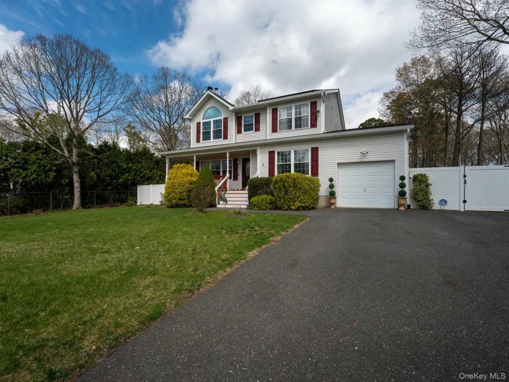 49 S Cozine Road Center Moriches, NY 11934
