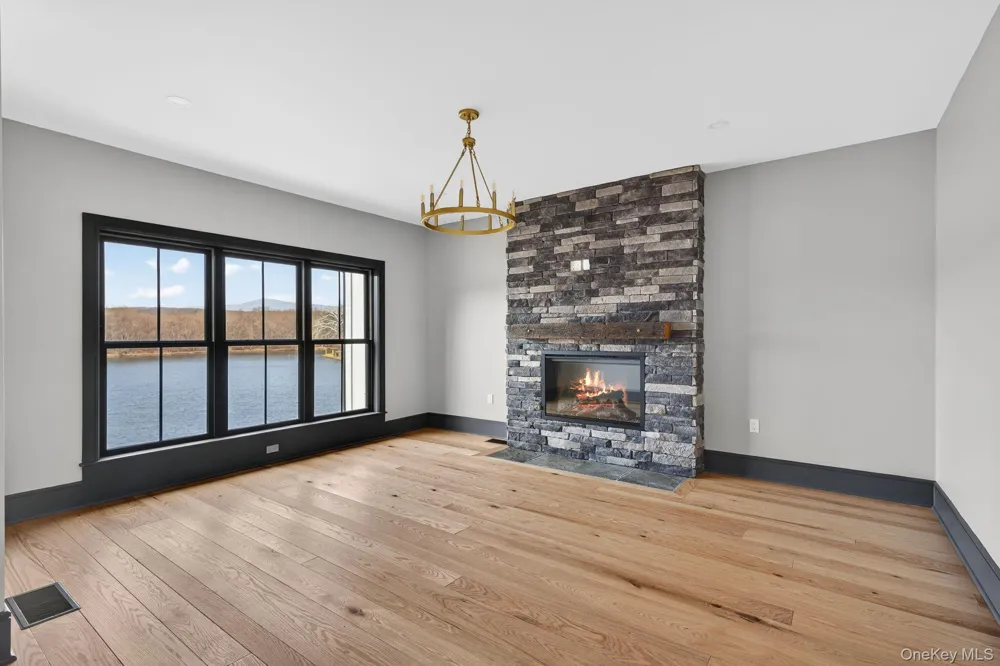 16 Icehouse Drive Saugerties, NY 12477