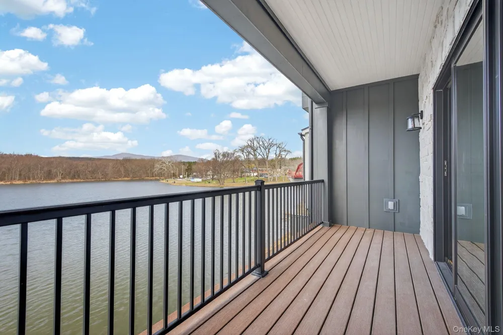 16 Icehouse Drive Saugerties, NY 12477