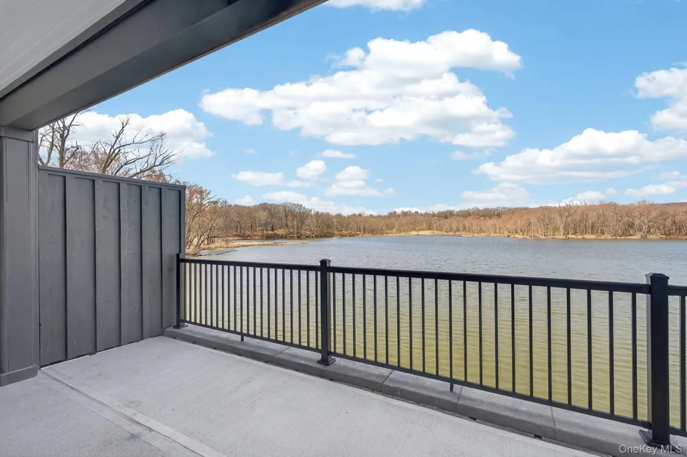 16 Icehouse Drive Saugerties, NY 12477