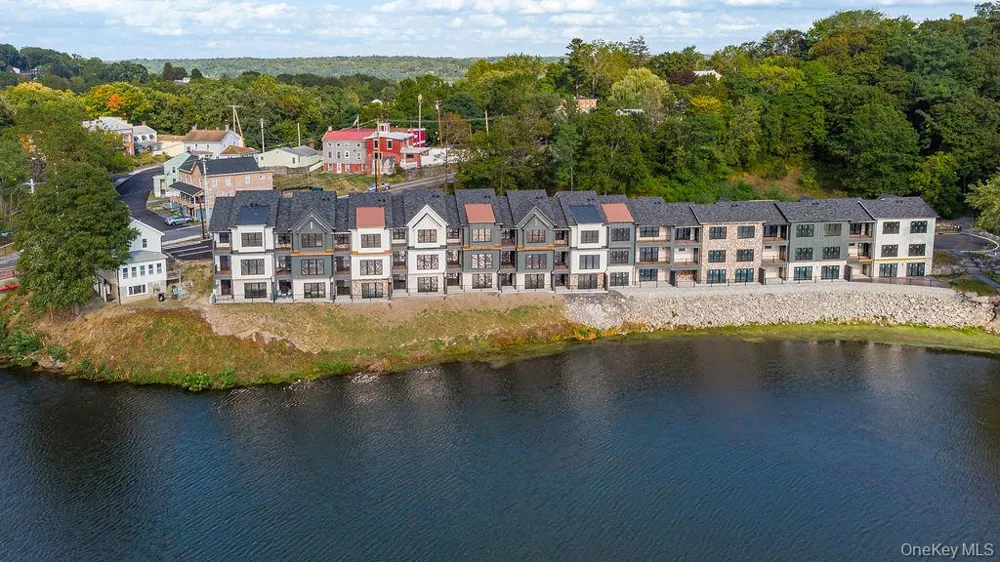 16 Icehouse Drive Saugerties, NY 12477