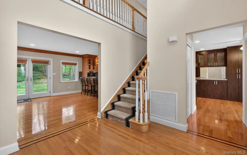 16 E Slope Road Bayville, NY 11709