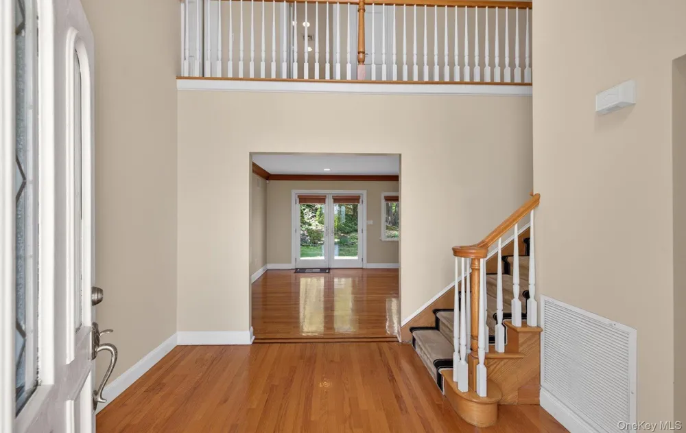 16 E Slope Road Bayville, NY 11709