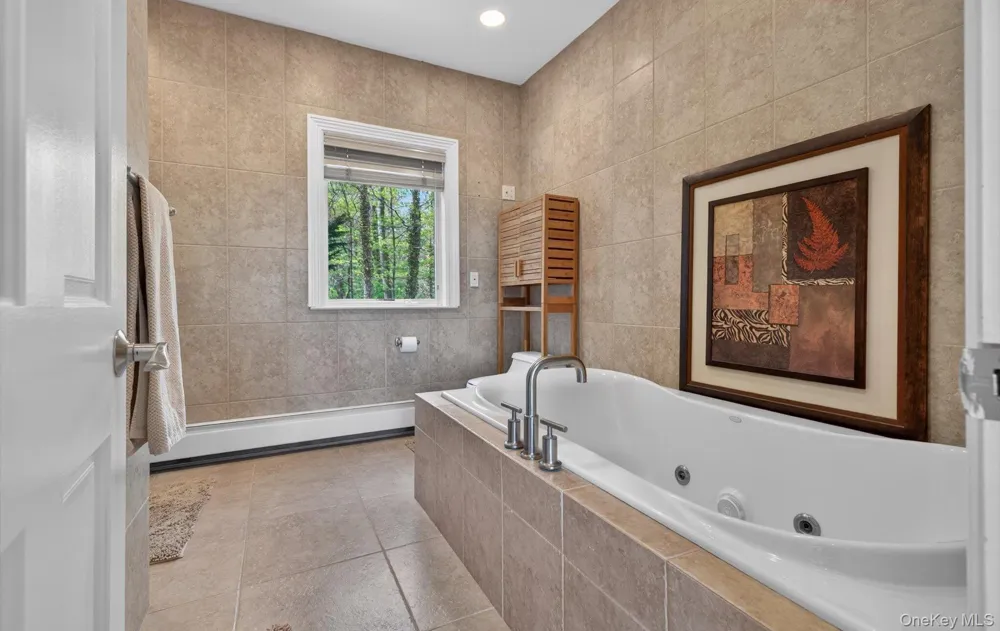 16 E Slope Road Bayville, NY 11709