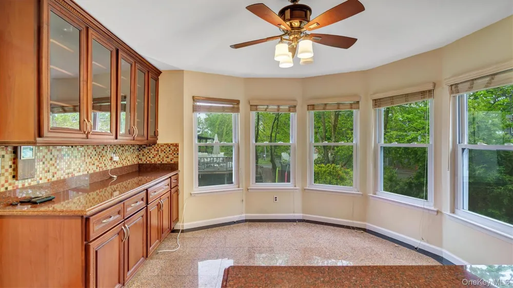 47 Carriage Road Roslyn, NY 11576