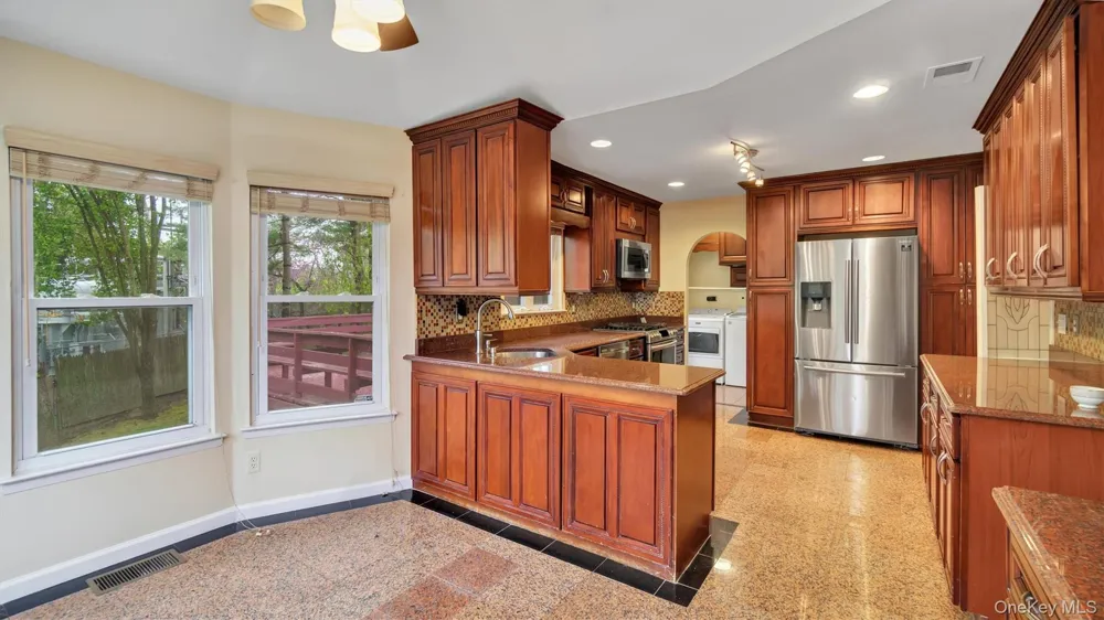 47 Carriage Road Roslyn, NY 11576