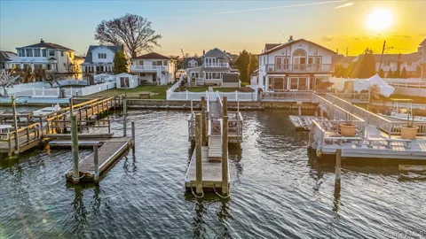 3451 Bay Front