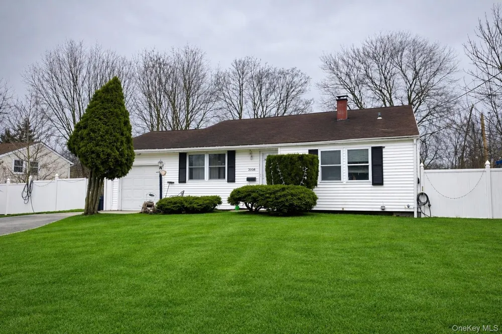 3108 Devon Avenue Medford, NY 11763