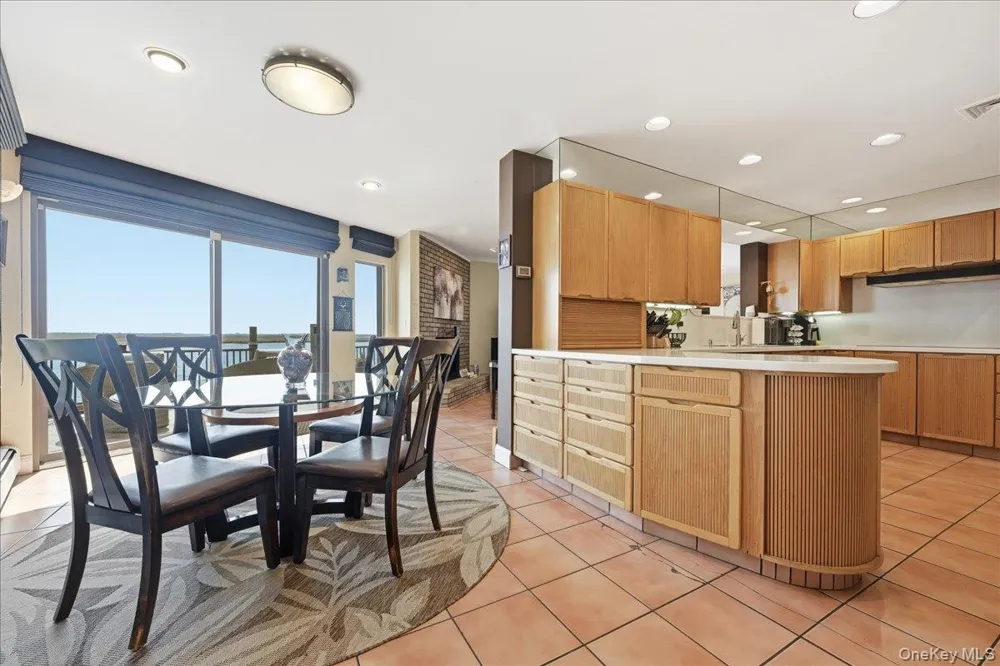 648 Nassau Avenue Freeport, NY 11520