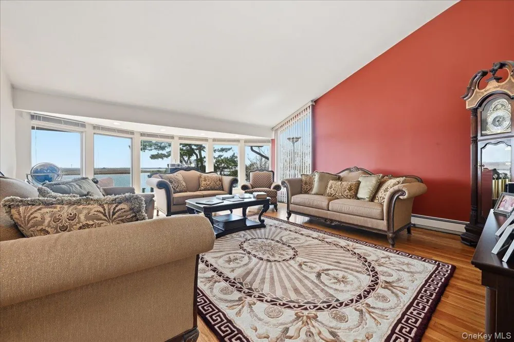 648 Nassau Avenue Freeport, NY 11520