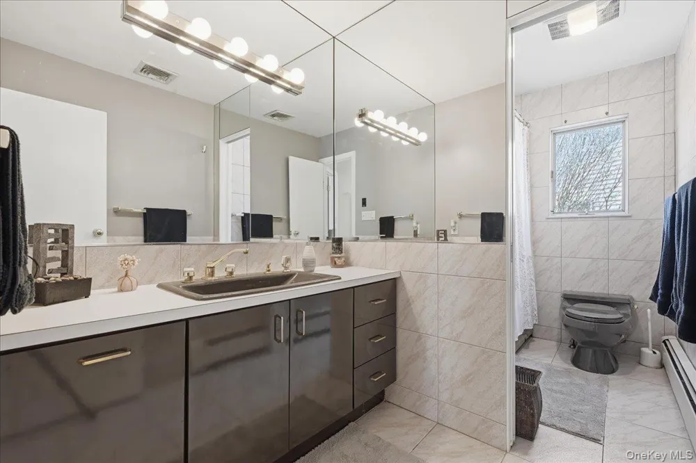648 Nassau Avenue Freeport, NY 11520