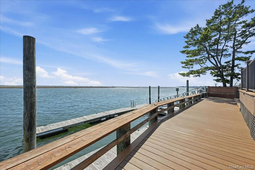 648 Nassau Avenue Freeport, NY 11520