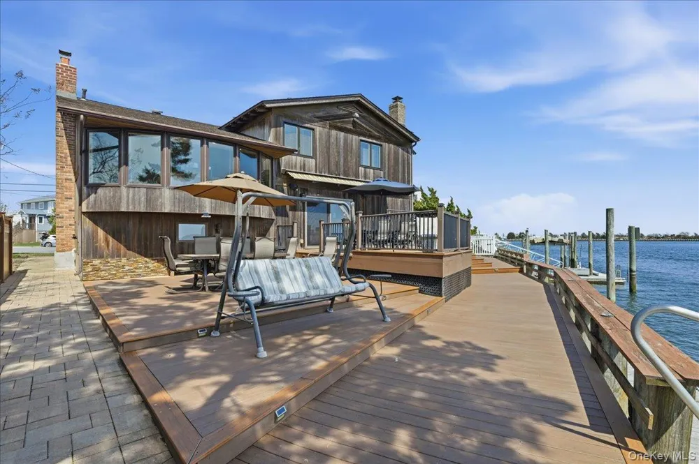 648 Nassau Avenue Freeport, NY 11520