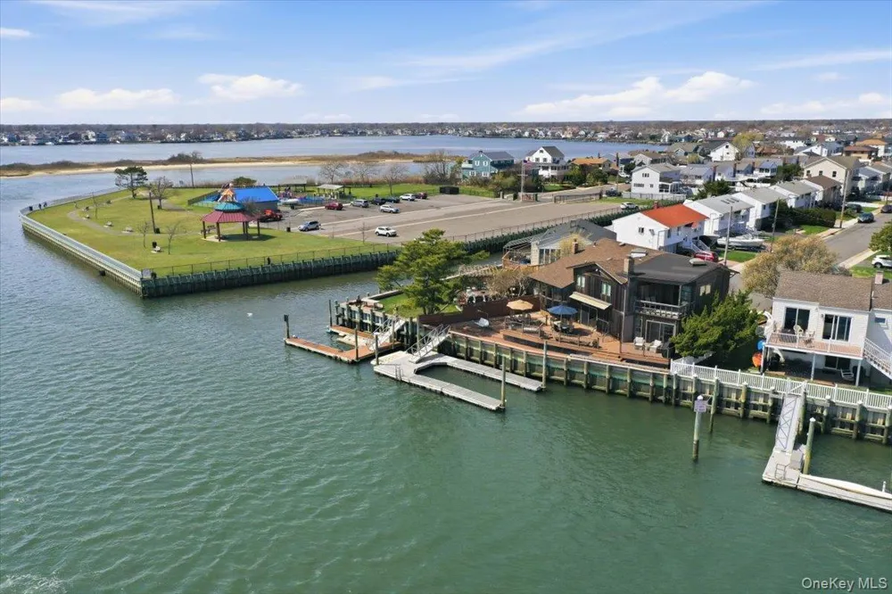 648 Nassau Avenue Freeport, NY 11520