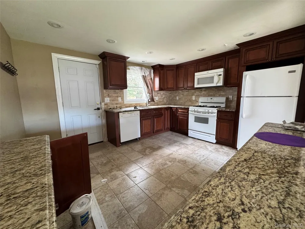 33 Hurd Avenue Garnerville, NY 10923
