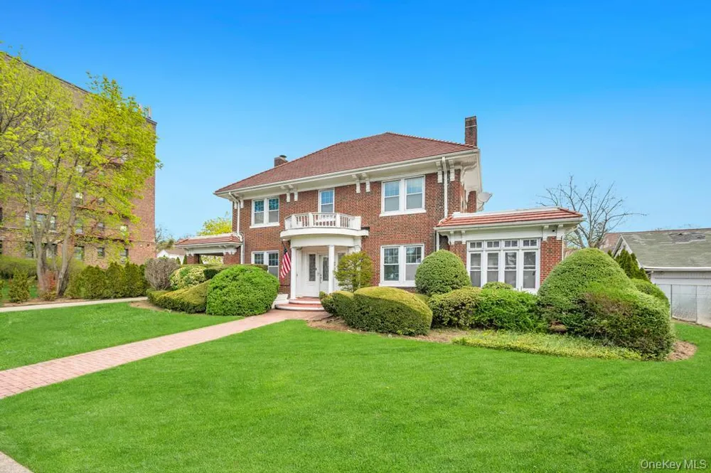 88-35 193rd Street Hollis, NY 11423
