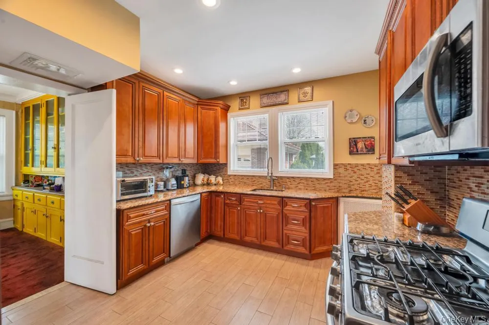 88-35 193rd Street Hollis, NY 11423