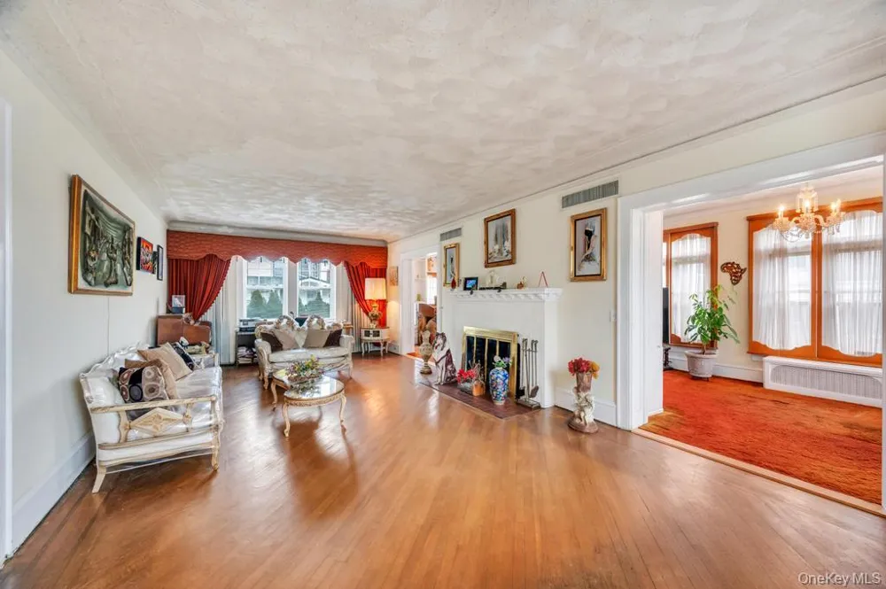 88-35 193rd Street Hollis, NY 11423