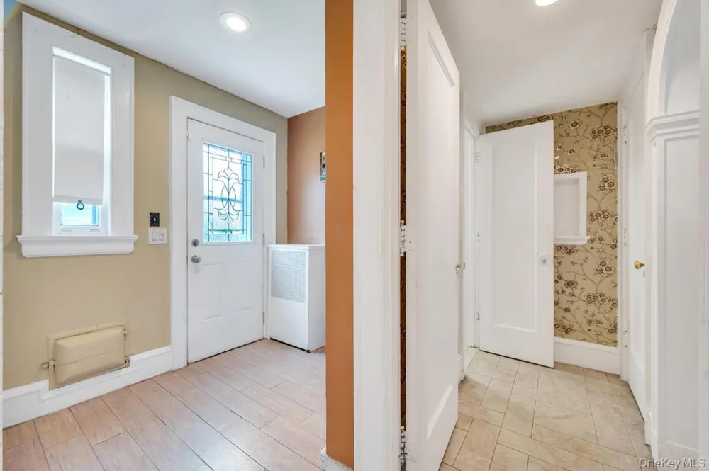 88-35 193rd Street Hollis, NY 11423