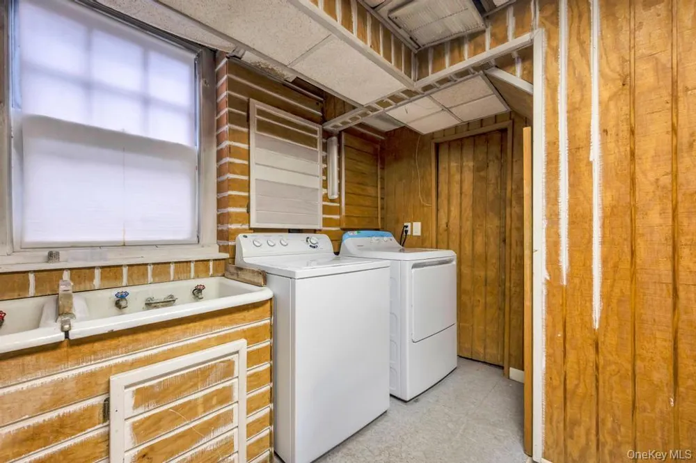 88-35 193rd Street Hollis, NY 11423