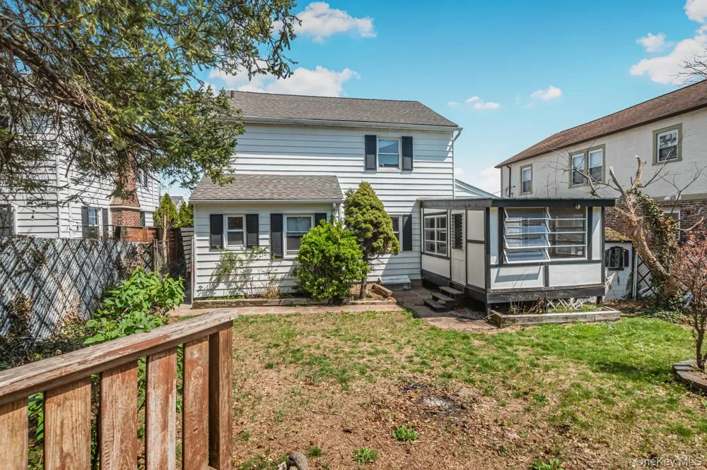 31 Emmett Place Yonkers, NY 10703