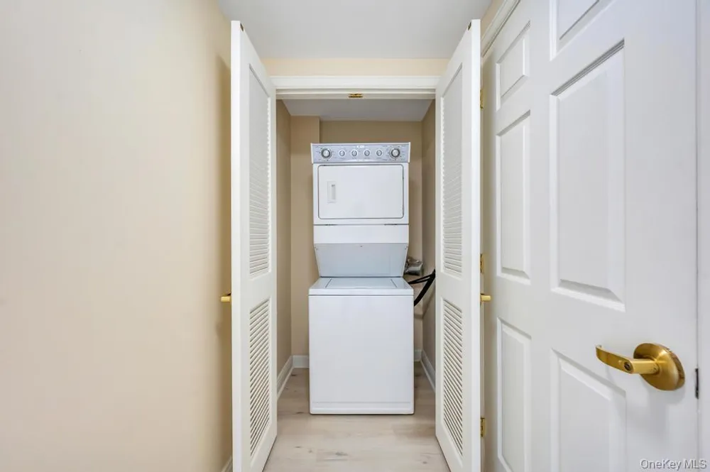 300 E Overlook #240 Port Washington, NY 11050