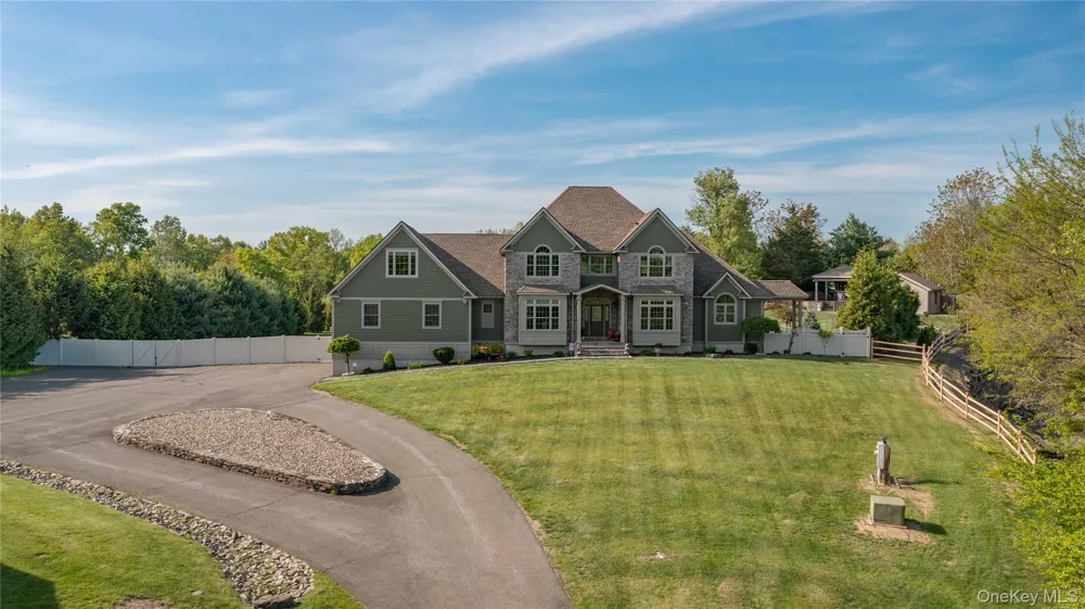 163 Hapeman Hill Road Red Hook, NY 12571