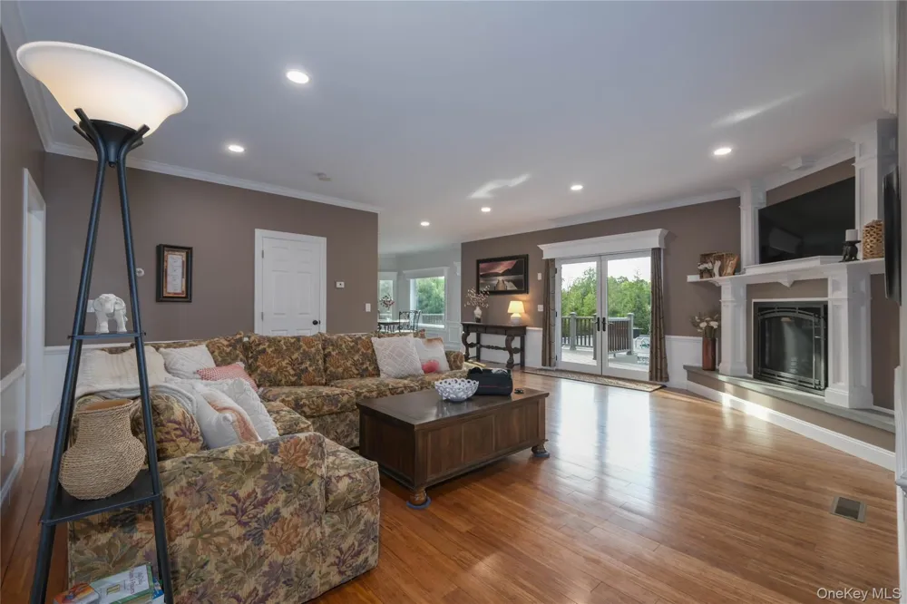 163 Hapeman Hill Road Red Hook, NY 12571