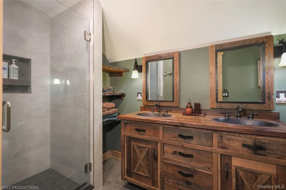 163 Hapeman Hill Road Red Hook, NY 12571