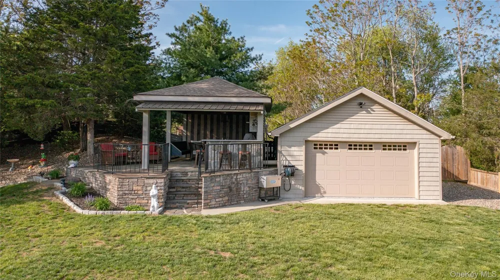 163 Hapeman Hill Road Red Hook, NY 12571