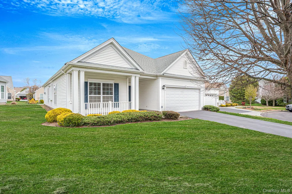 16 Oakhurst Court Mount Sinai, NY 11766