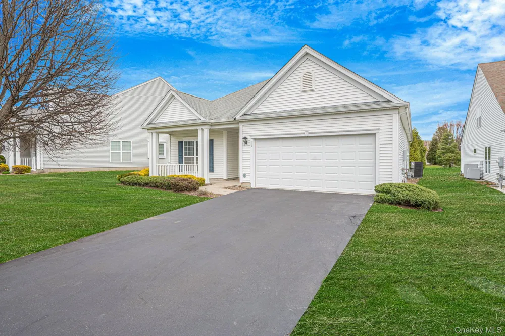16 Oakhurst Court Mount Sinai, NY 11766