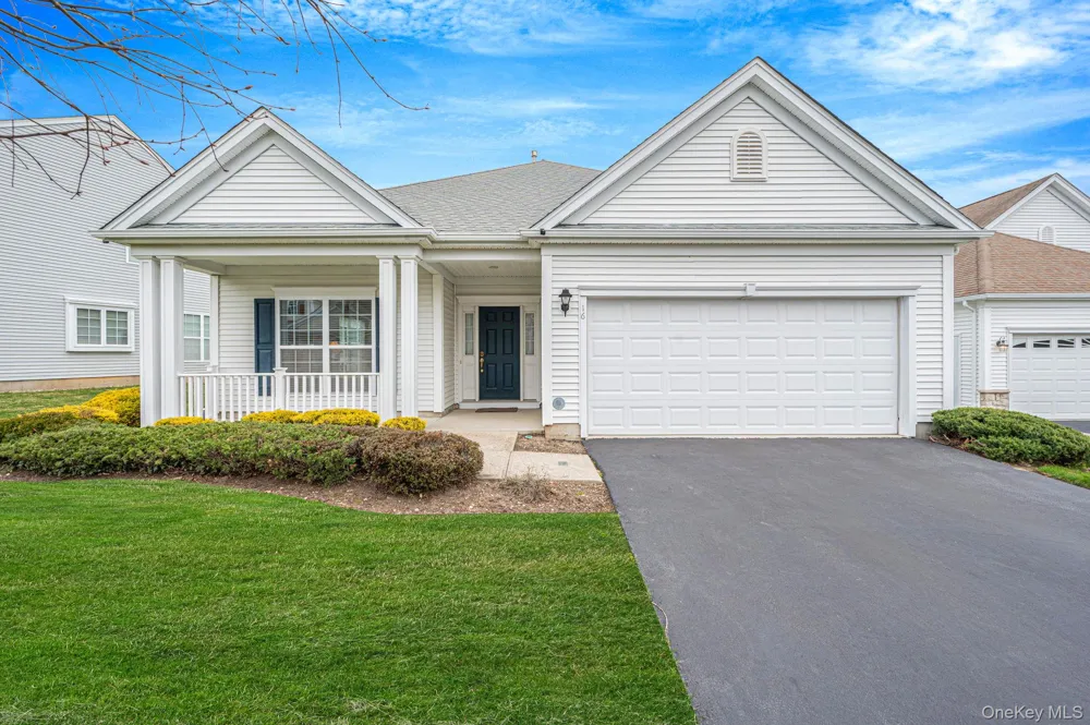 16 Oakhurst Court Mount Sinai, NY 11766