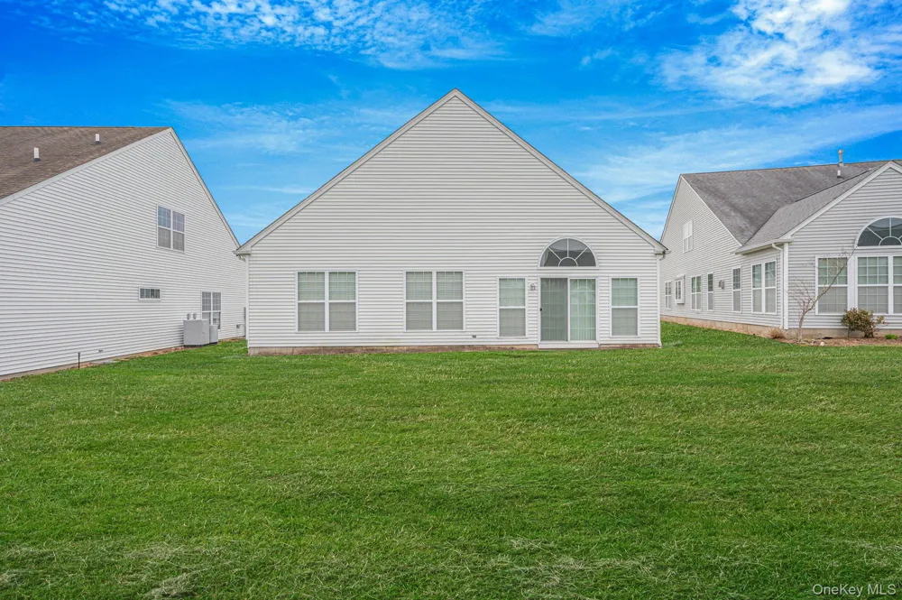 16 Oakhurst Court Mount Sinai, NY 11766