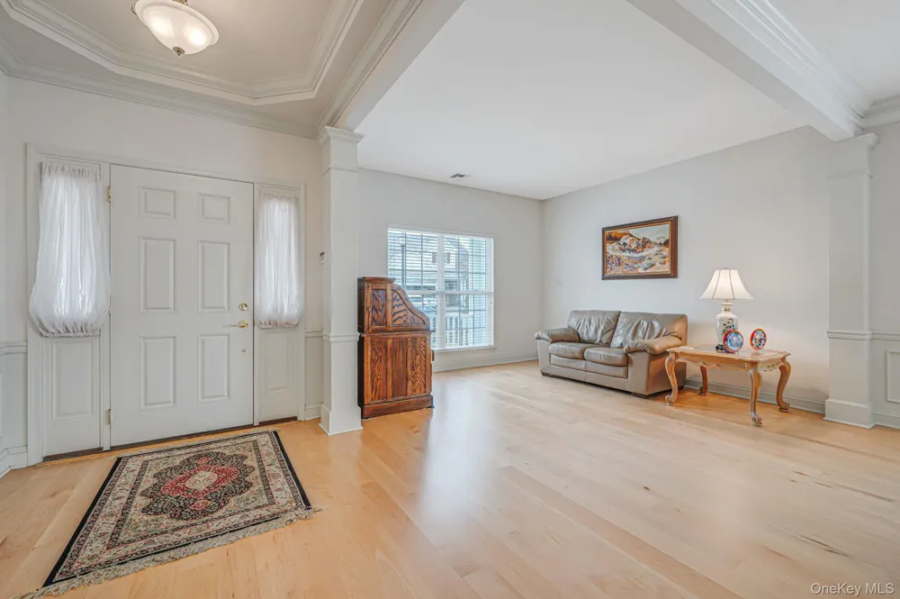 16 Oakhurst Court Mount Sinai, NY 11766